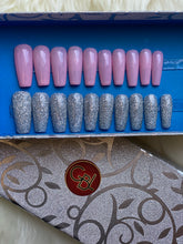 Load image into Gallery viewer, Press On Nails
