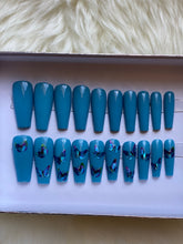 Load image into Gallery viewer, Press On Nails
